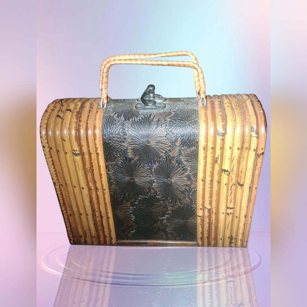Source Unknown Brown and Black Clutch with Nature-Inspired Design